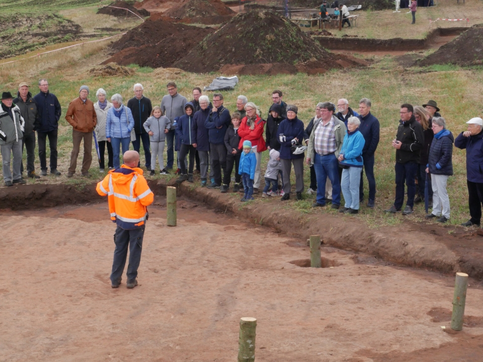 Die erste F&uuml;hrung mit Dr. Peter Henrich