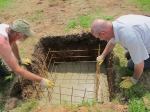 Die unterste Betonschicht mit der entsprechenden Armierung