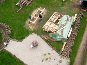 Ein &Uuml;berblick &uuml;ber Baustelle und Holzlager