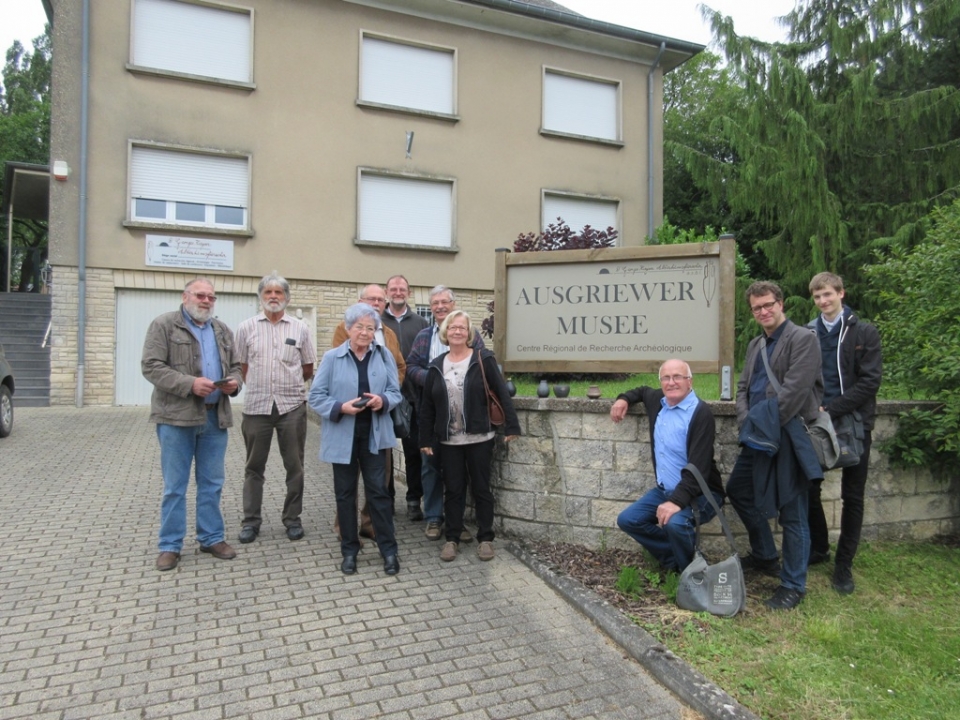 Mitglieder des AFD mit dem Pr&auml;sidenten der GKA, Jacques Bonifas (2.von links)