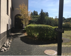 Dort finden Sie das Museum - auf dem Gel&auml;nde der Erl&ouml;serkirche und Villa Sarabodis