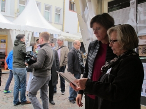 Ministerpr&auml;sidentin Malu Dreyer am Infostand
