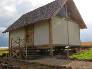 Au&szlig;enansicht vom 6-Pfostenbau - die Innenansicht k&ouml;nnen Sie in fertigem Zustand erst am 14.09.2014 sehen.