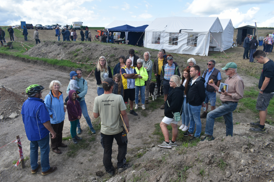 F&uuml;hrungen durch die Arch&auml;ologen am Tag der offenen T&uuml;r