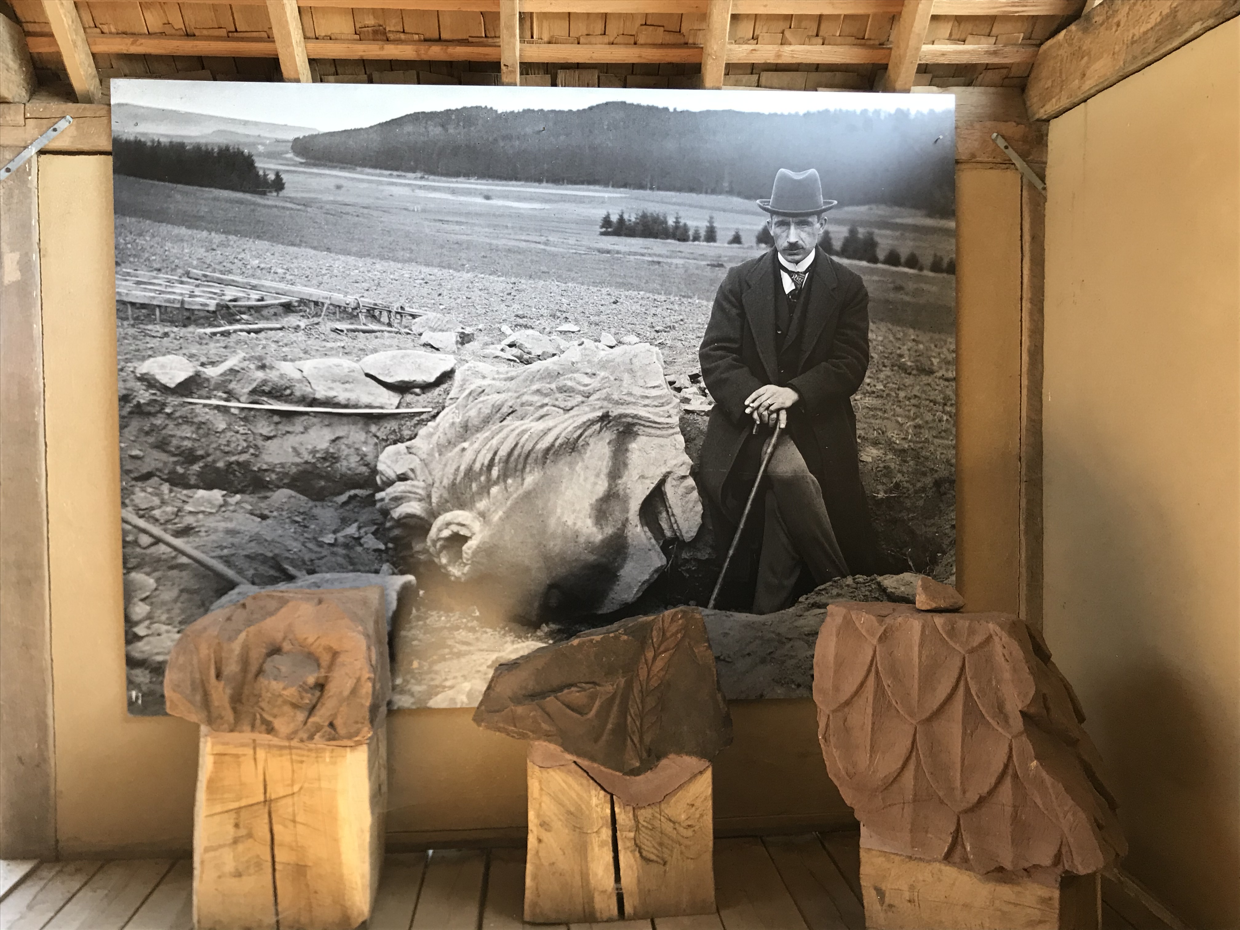 1921 - Foto mit Lehrer Funk an der Fundstelle